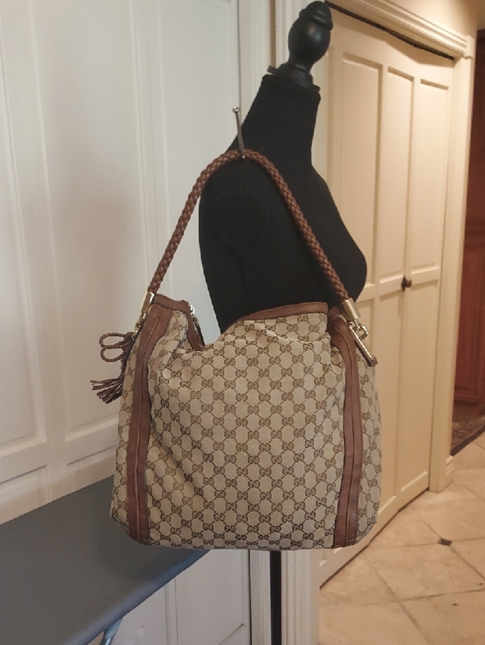 Vintage Gucci Signature Logo GG Tote Shoulder Bag Beige Brown Canvas And Leather
